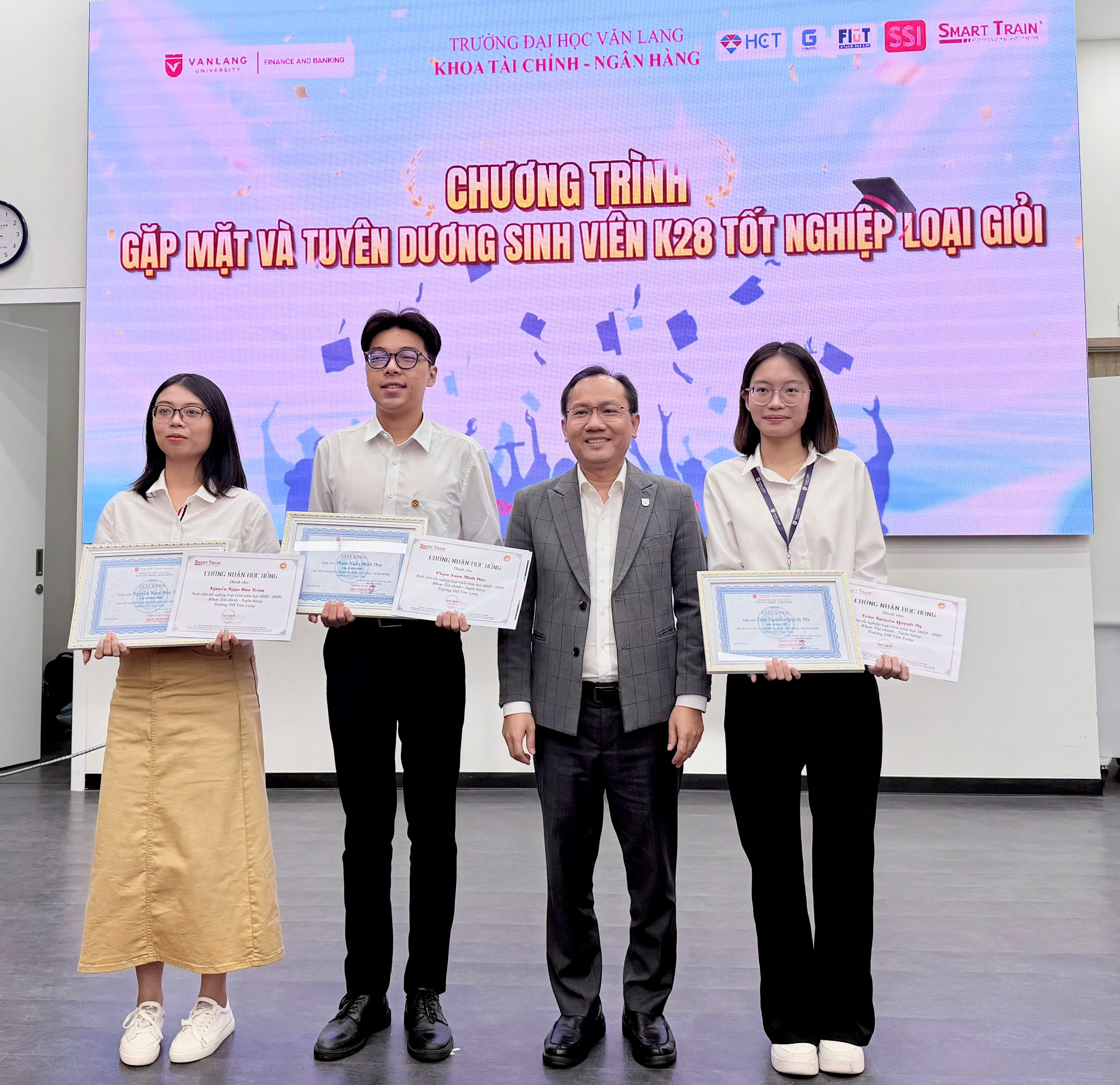 Ông Huỳnh Tấn Dũng Chủ tịch HĐQT kiêm Tổng Giám đốc đại diện Công ty TNHH GENERS đánh giá cao chất lượng đào tạo của nhà trường